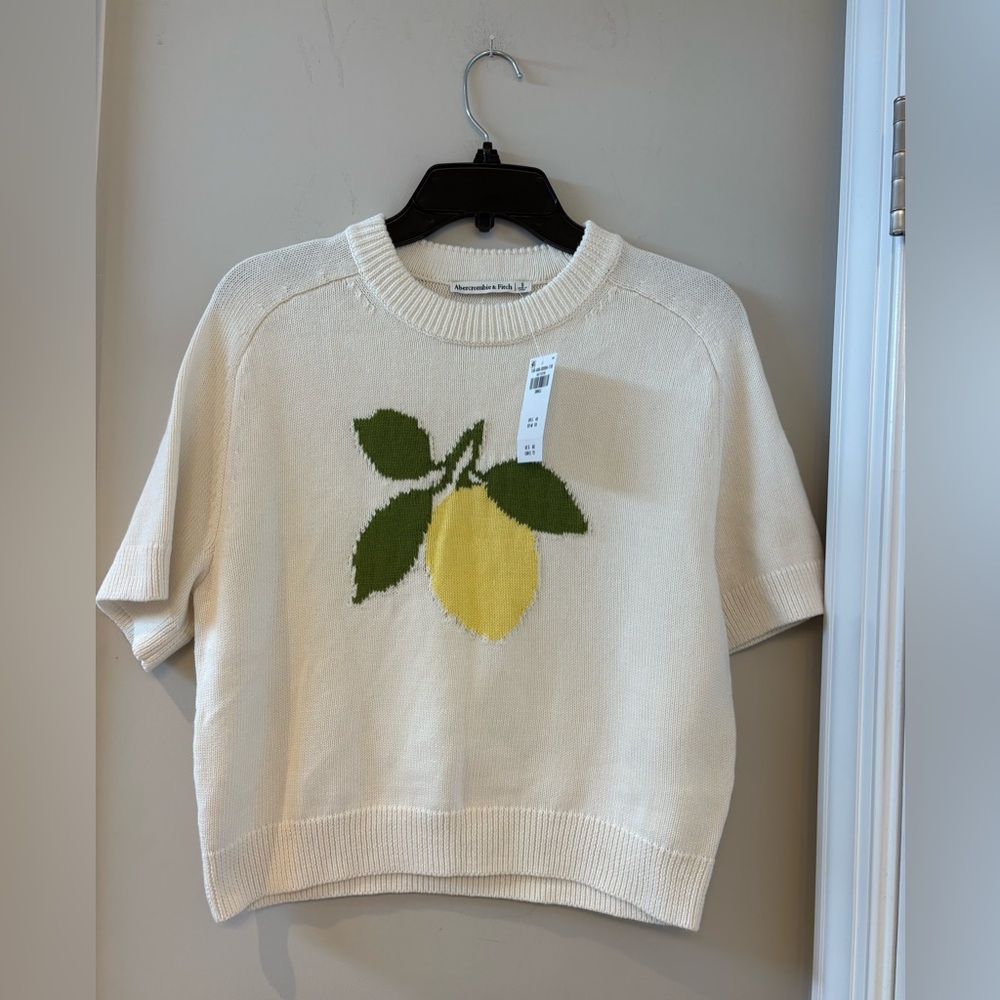 Abercrombie & Fitch Madeline lemon crew size small NWT - Picture 2 of 5